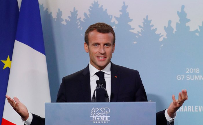 Chủ tịch nước Nguyễn Xuân Phúc điện đàm với Tổng thống Pháp Emmanuel Macron