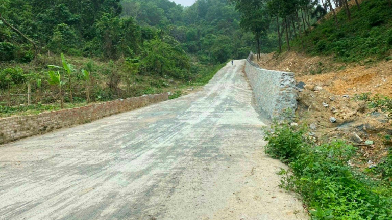 Nếu có tiền nên mua thêm bất động sản, không nên bán ra lúc này