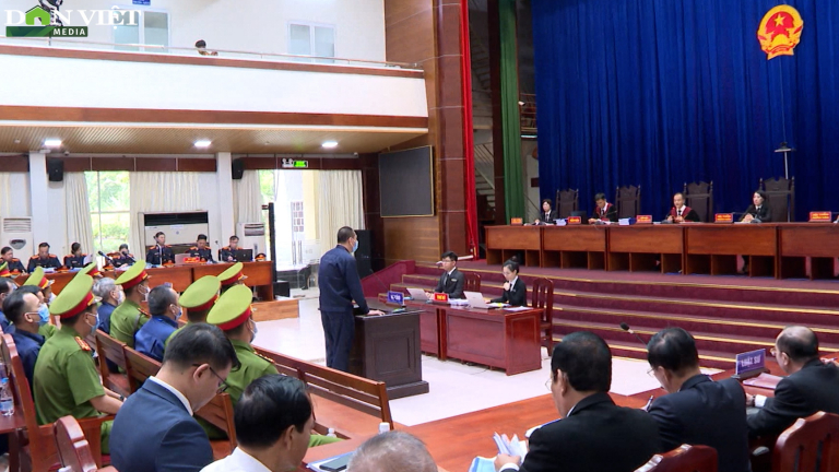 Đại án 200 triệu lít xăng lậu: Bản cáo trạng dài 142 trang chỉ rõ việc móc nối cực bài bản của các bị cáo