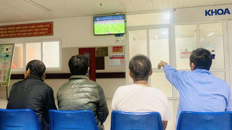 Một cảm giác rất lạ khi xem World Cup tại Bệnh viện Hữu nghị Việt Nam - Cuba
