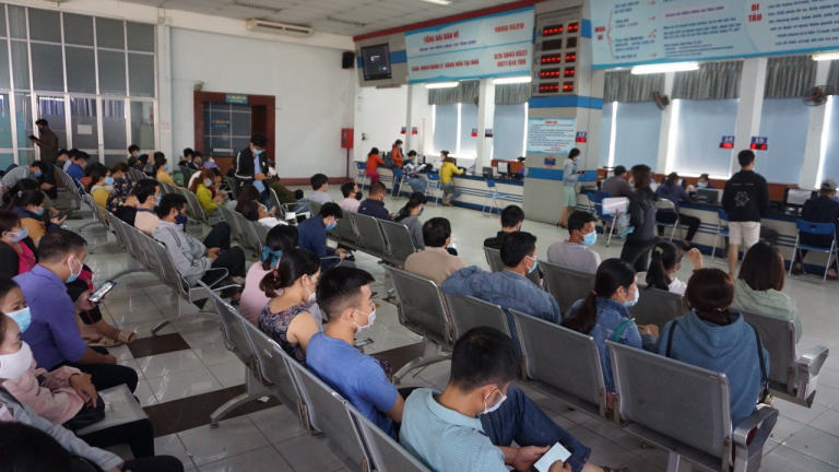 Vận tải đường sắt tăng tốc phục hồi, ga Sài Gòn bổ sung hơn 3.000 vé tàu Tết