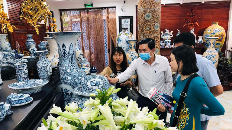 Bát Tràng khai mạc Tuần lễ du lịch và đón nhận Di sản Văn hóa phi vật thể cấp Quốc gia