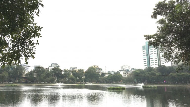 Chuyện bên bờ hồ Hale