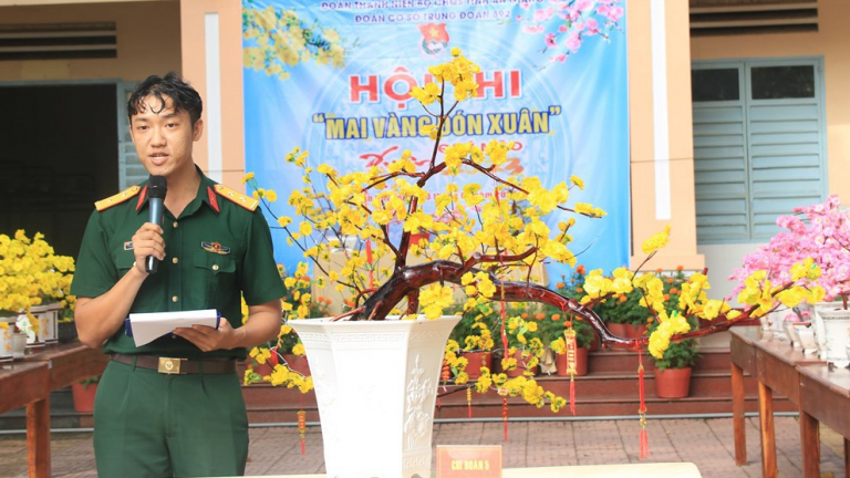 Hội thi 'Mai vàng đón tết' của các chàng bộ đội An Giang, cùng ngắm tác phẩm 'Thác đổ trên cây mai vàng'