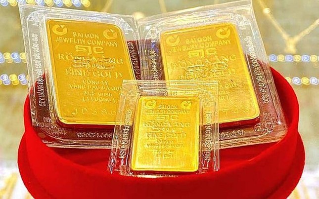 Giá vàng miếng SJC diễn biến lạ