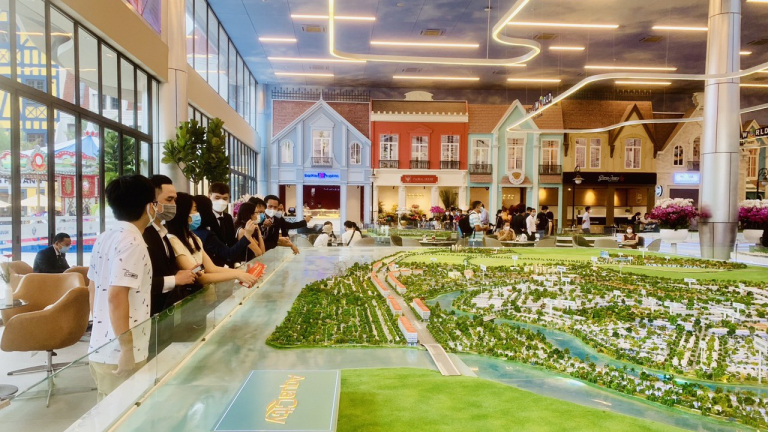 Doanh nghiệp địa ốc quyết 'bung' hàng dù không kỳ vọng vào thanh khoản thị trường
