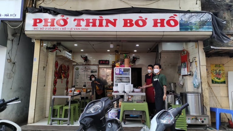 Hành trình tạo nên bát Phở Thìn nổi tiếng bên hồ Hoàn Kiếm gần 70 năm trước