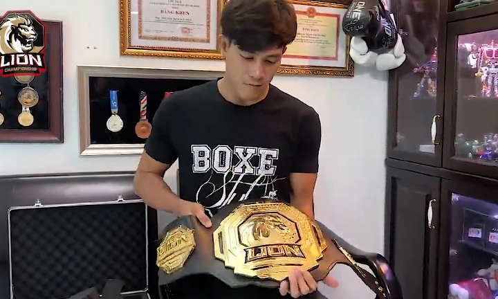 Vì sao Nguyễn Trần Duy Nhất trả đai vô địch MMA?