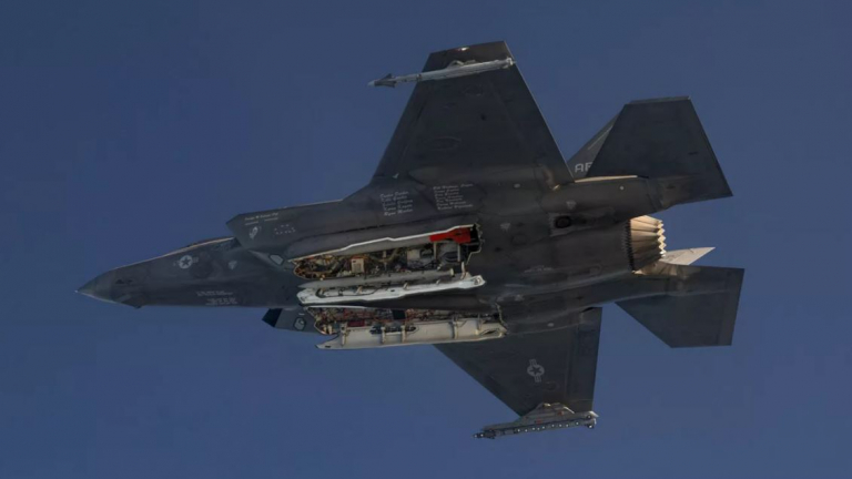 Gần một nửa phi đội F-35 của Hoa Kỳ không thể cất cánh ngay tức thì
