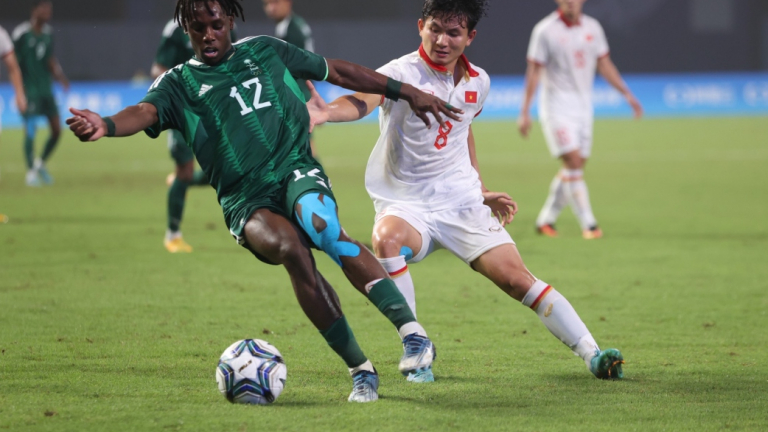 Đội nhà sớm dừng bước tại ASIAD 19, CĐV Olympic Việt Nam chỉ ra nguyên nhân