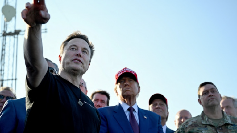 Elon Musk phóng tên lửa SpaceX Starship với sự tham dự của ông Donald Trump