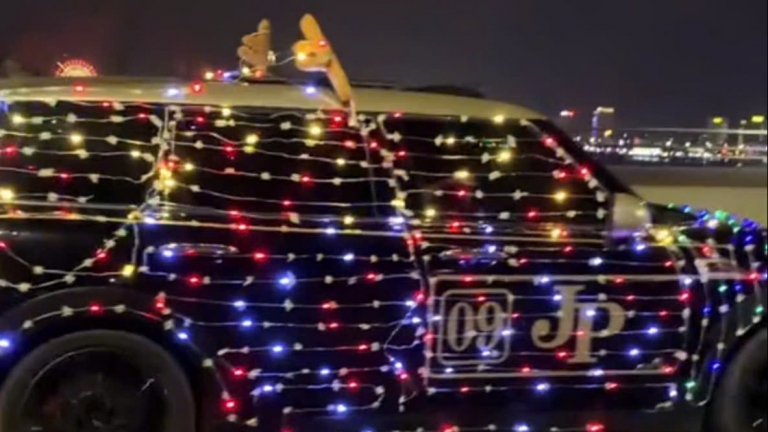 Đà Nẵng: Mời làm việc chủ xe lắp đèn led quanh ô tô đi diễu hành để quay TikTok