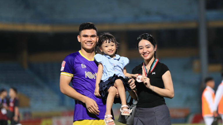 Hậu vệ Phạm Xuân Mạnh của ĐT Việt Nam: Cầu thủ “nghèo' nhất lứa U23 và cuộc đời “nở hoa'