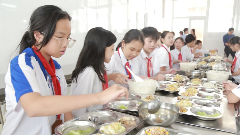 Bài 2: Khoảng trống tiêu chuẩn dinh dưỡng học đường