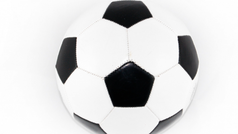 Lập hat-trick, Haaland tạo nên kỳ tích ghi bàn