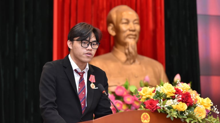 Bài phát biểu đầy tự hào của nam sinh giành Huy chương Vàng Olympic Quốc tế, hiện là sinh viên trường Y danh tiếng