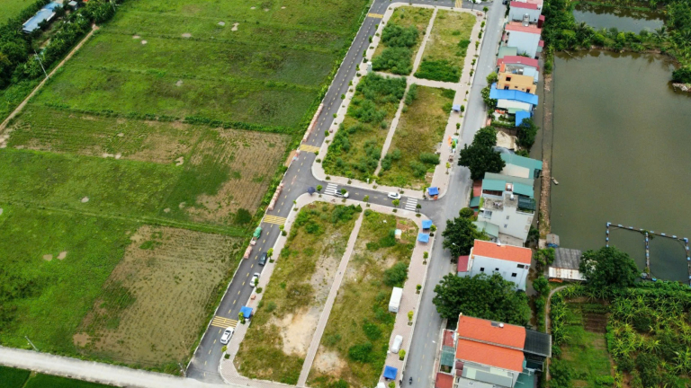 Hà Nội: Huyện từng bị 'phá bĩnh' đấu giá đất thông báo tạm dừng đấu 39 thửa đất
