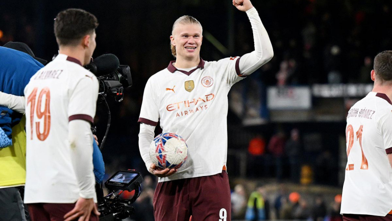 5 lần 'xé lưới' Luton, Haaland sánh ngang thành tích Ronaldo và Messi