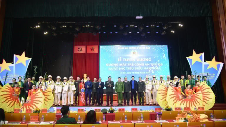 Tuyên dương 10 gương mặt trẻ Công an Thủ đô xuất sắc tiêu biểu năm 2023