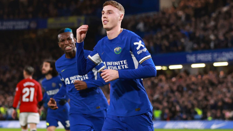 Lập hat-trick vào lưới M.U, Palmer vượt qua thành tích của Haaland