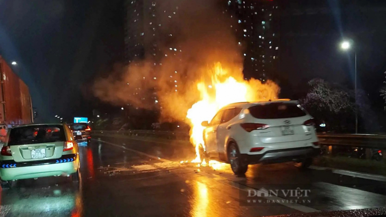 Xe Hyundai Santa Fe bốc cháy khi đang chạy dưới trời mưa: Chuyên gia phân tích gì?