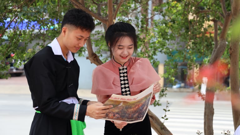 Văn phòng đại diện Báo Nhân Dân tại Sơn La: Tặng bạn đọc 1.000 bản phụ san tranh panorama 'Chiến dịch Điện Biên Phủ'