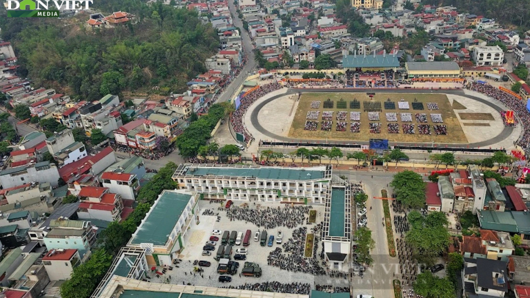 [TRUYỀN HÌNH TRỰC TIẾP] Diễu binh, diễu hành kỷ niệm trọng thể 70 năm Chiến thắng Điện Biên Phủ