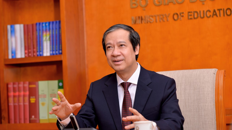 Bộ trưởng Bộ GDĐT Nguyễn Kim Sơn chúc mừng 40 năm báo Nông thôn Ngày nay ra số đầu tiên