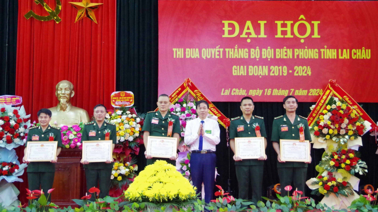 Chủ tịch UBND tỉnh Lai Châu Lê Văn Lương dự Đại hội thi đua quyết thắng Bộ đội Biên phòng