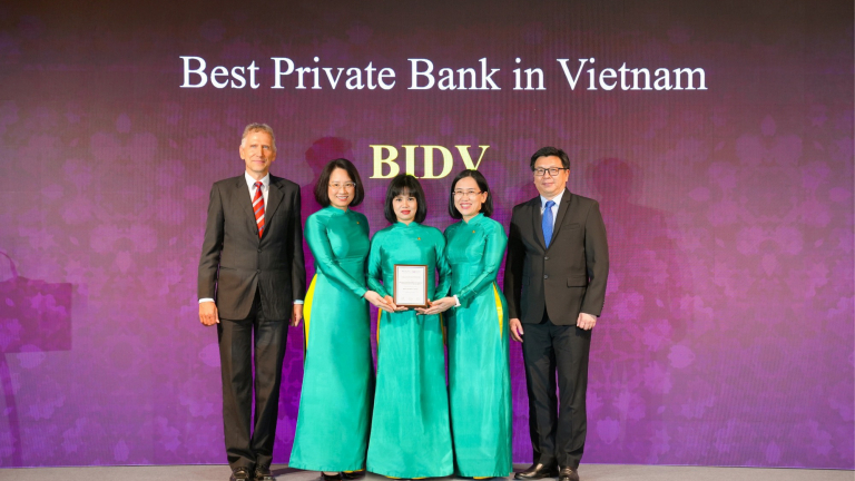 BIDV nhận “cú đúp” giải thưởng uy tín trong lĩnh vực ngân hàng bán lẻ