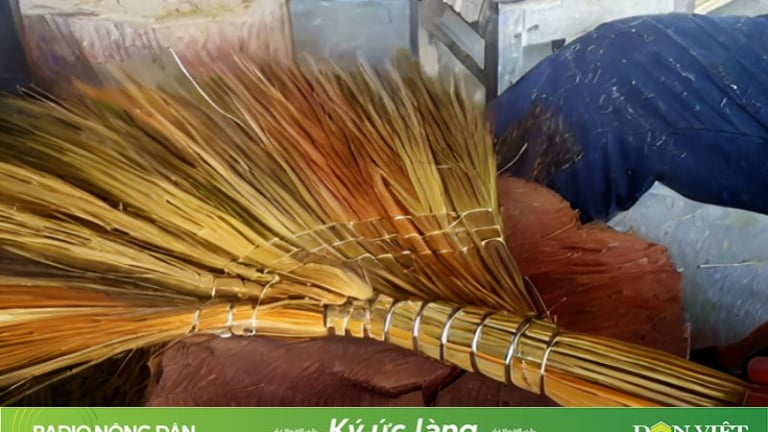Nhớ nghề 'xỏ lá' làng tôi