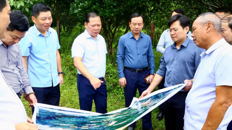 Bí thư Tỉnh ủy Hòa Bình yêu cầu khởi công dự án cao tốc Hòa Bình - Mộc Châu vào dịp 2/9