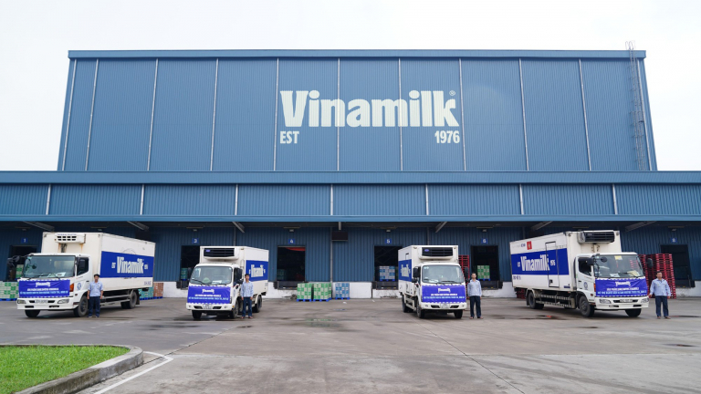Vinamilk hỗ trợ gần 3 tỷ đồng sản phẩm dinh dưỡng thiết yếu cho người dân miền Bắc