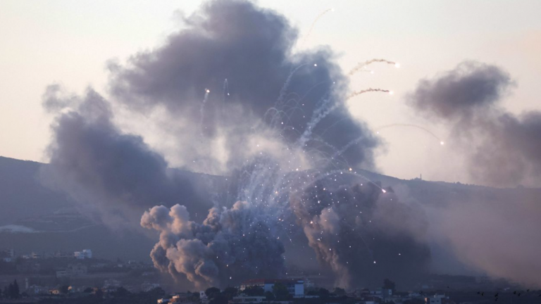 Israel tấn công dữ dội ở Lebanon, Hezbollah tuyên bố 'cuộc chiến không giới hạn'