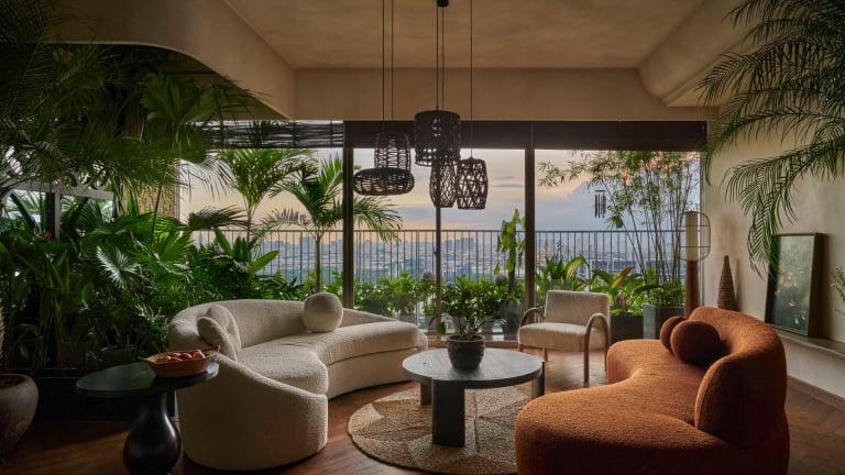 Biến căn penthouse 340 m2 thành khu rừng nhiệt đới giữa lòng Sài Gòn