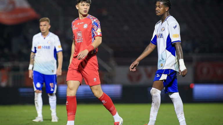 Tin chiều 25/1: Trung vệ Việt kiều 18 tuổi cao 1m92 ra mắt bóng đá Việt Nam