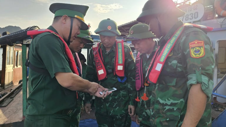 Những người hùng trên biển