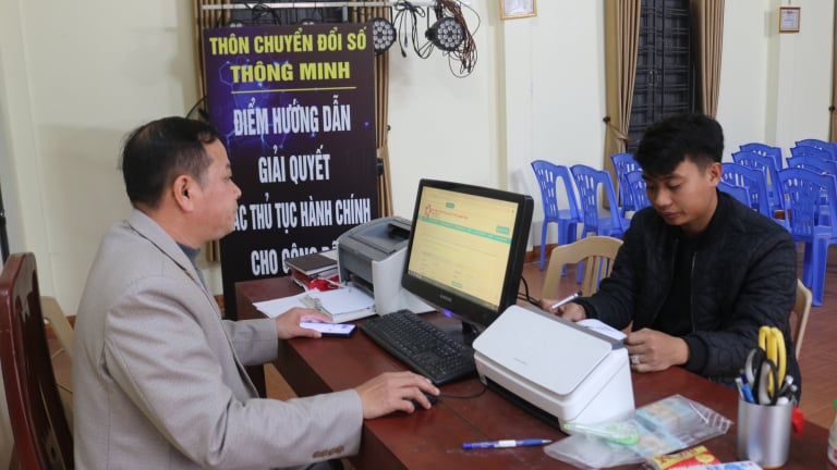 Nông thôn mới Lào Cai ứng dụng chuyển đổi số, dân ngồi nhà nộp hồ sơ trực tuyến, tiện lợi đủ đường