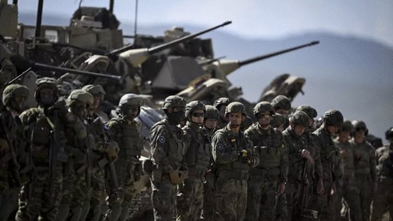 Hàng ngàn binh lính NATO đang ở cửa ngõ Ukraine 'sẵn sàng' đổ bộ vào