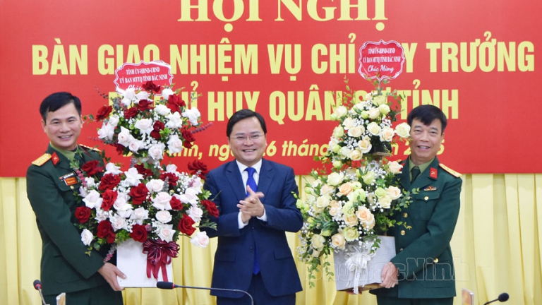 Đại tá Nguyễn Khắc Trung nhận nhiệm vụ Chỉ huy trưởng Bộ Chỉ huy Quân sự tỉnh Bắc Ninh