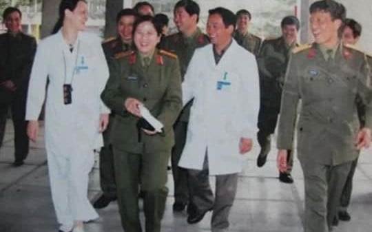 Nữ tướng thứ hai của QĐND Việt Nam: Ra ngoài làm tướng, về nhà vẫn làm vợ đảm, mẹ hiền