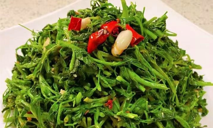 Loại rau 'cỏ dại', ăn vào mùa xuân giúp hạ nhiệt, nhuận tràng, tăng cường cơ xương, trộn nộm rất ngon