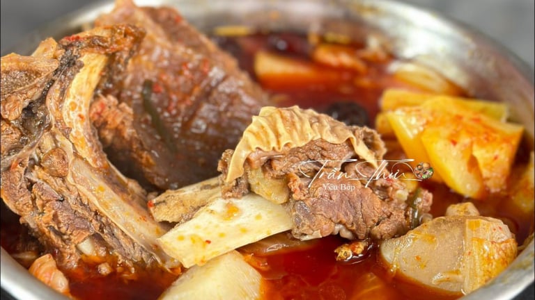 Nấu sườn bò với loại nguyên liệu này, bạn sẽ có một nồi lẩu ngon như ý, càng ăn càng mê