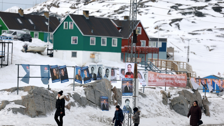 Người dân Greenland đứng ngồi không yên, sợ ông Trump và chiến tranh với Mỹ