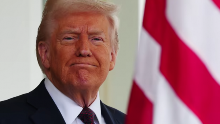 Triết gia nói ông Putin đã cứu mạng ông Trump