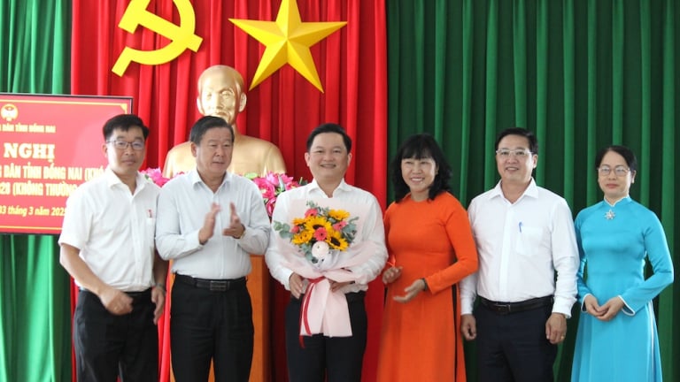 Ông Nguyễn Hữu Nguyên, nguyên Giám đốc Sở KHĐT tỉnh Đồng Nai được bầu giữ chức Chủ tịch Hội Nông dân tỉnh