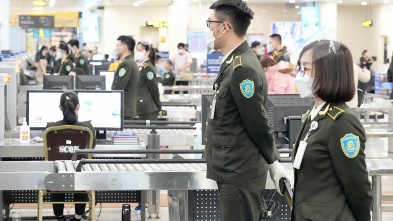 Bộ Công an và Bộ Xây dựng phối hợp những gì trước khi bàn giao nhiệm vụ an ninh hàng không? 
