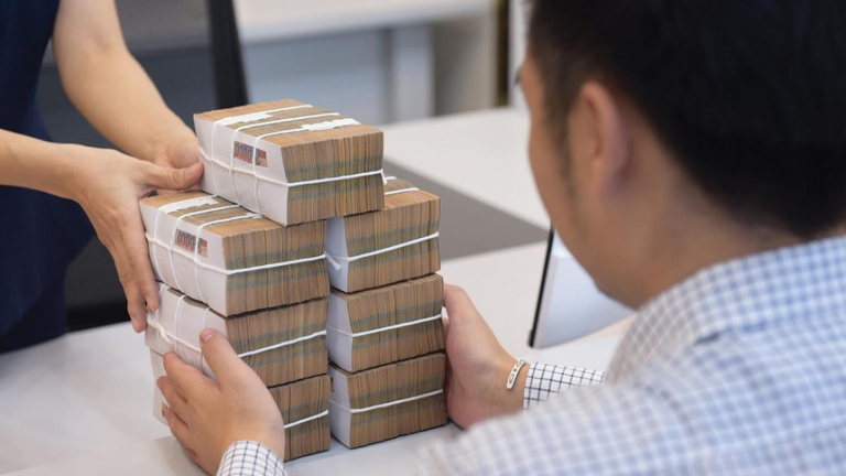Dự báo giá USD lên 26.000 đồng: Chuyên gia UOB tiết lộ cách ứng phó