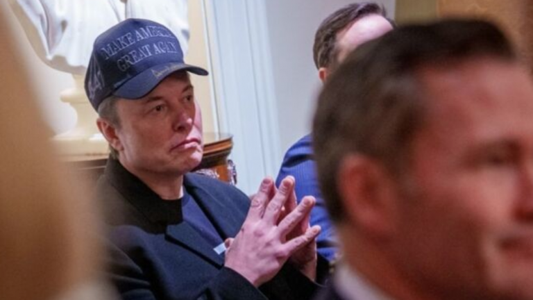 Trong cuộc họp bùng nổ giữa các quan chức Mỹ với Elon Musk, ông Trump có thái độ bất ngờ