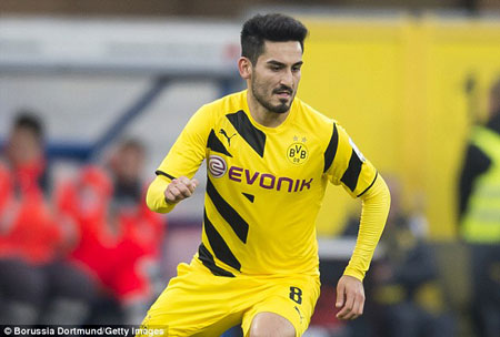 Gundogan “bật đèn xanh” cho M.U